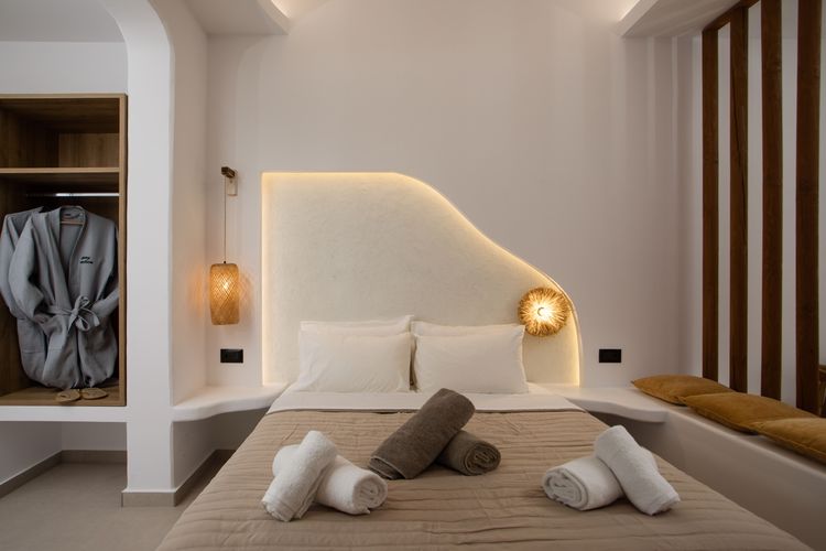 Suite with Spa Bath — photograph 5
